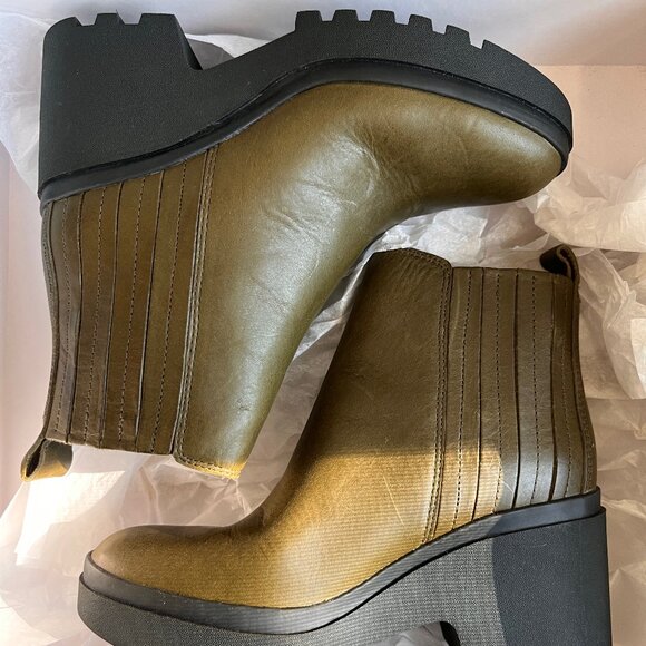 Eileen Fisher Kat Chelsea Boot in Olive Leather w/ Lug Sole - Sz 6.5 - Picture 2 of 9